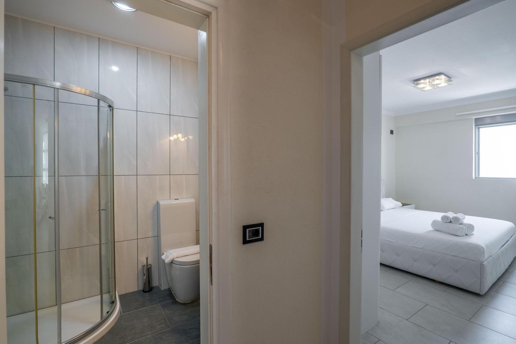 Full Sea View Apartment Sarandë